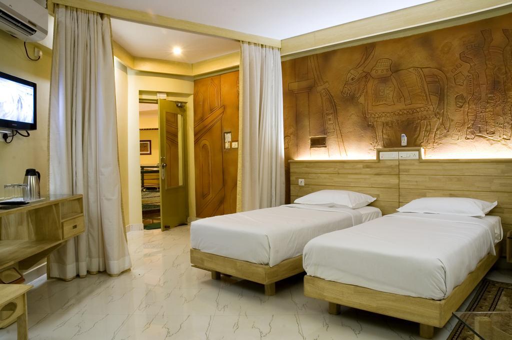 Parklane Hotel Мисор Екстериор снимка