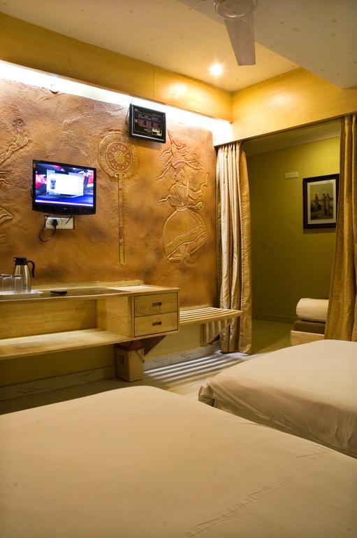 Parklane Hotel Мисор Стая снимка