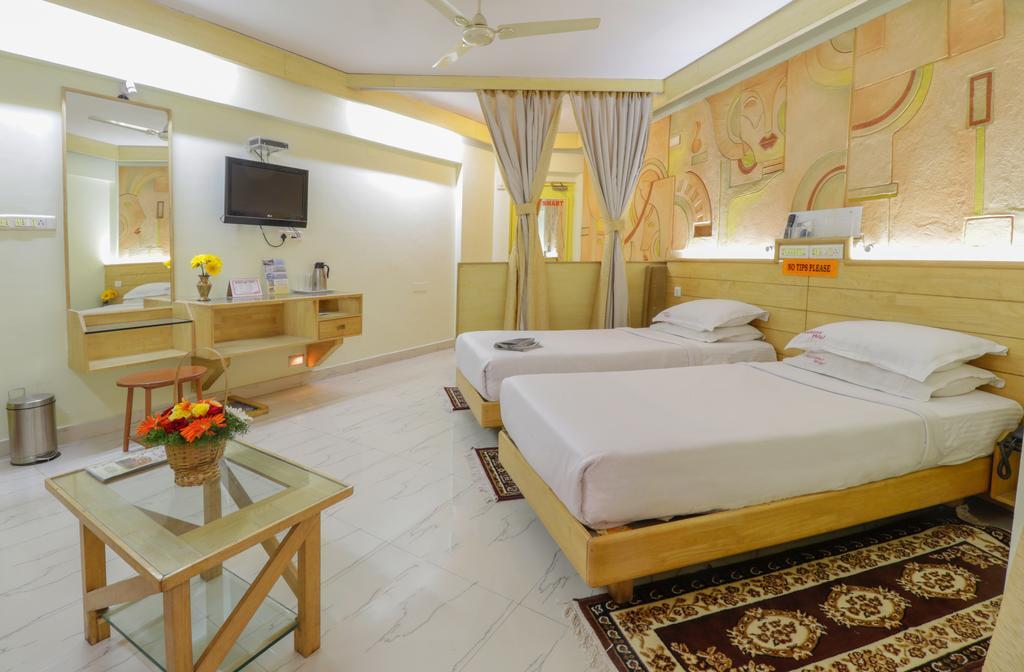 Parklane Hotel Мисор Екстериор снимка