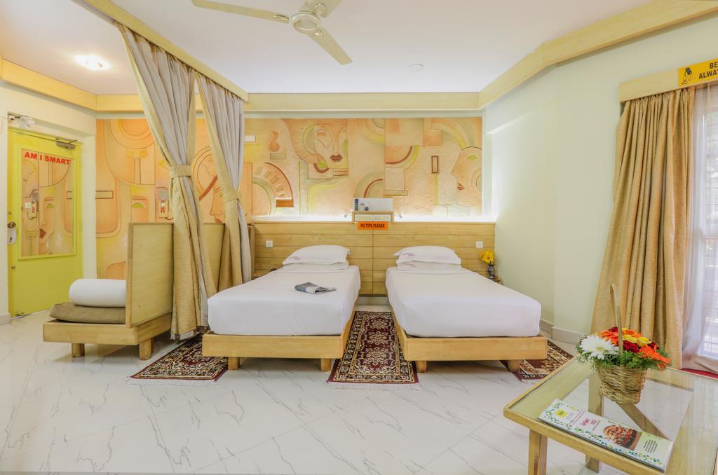 Parklane Hotel Мисор Екстериор снимка